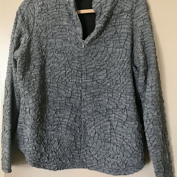 SNO SKINS Tops - Sno skin’s top. Final Price